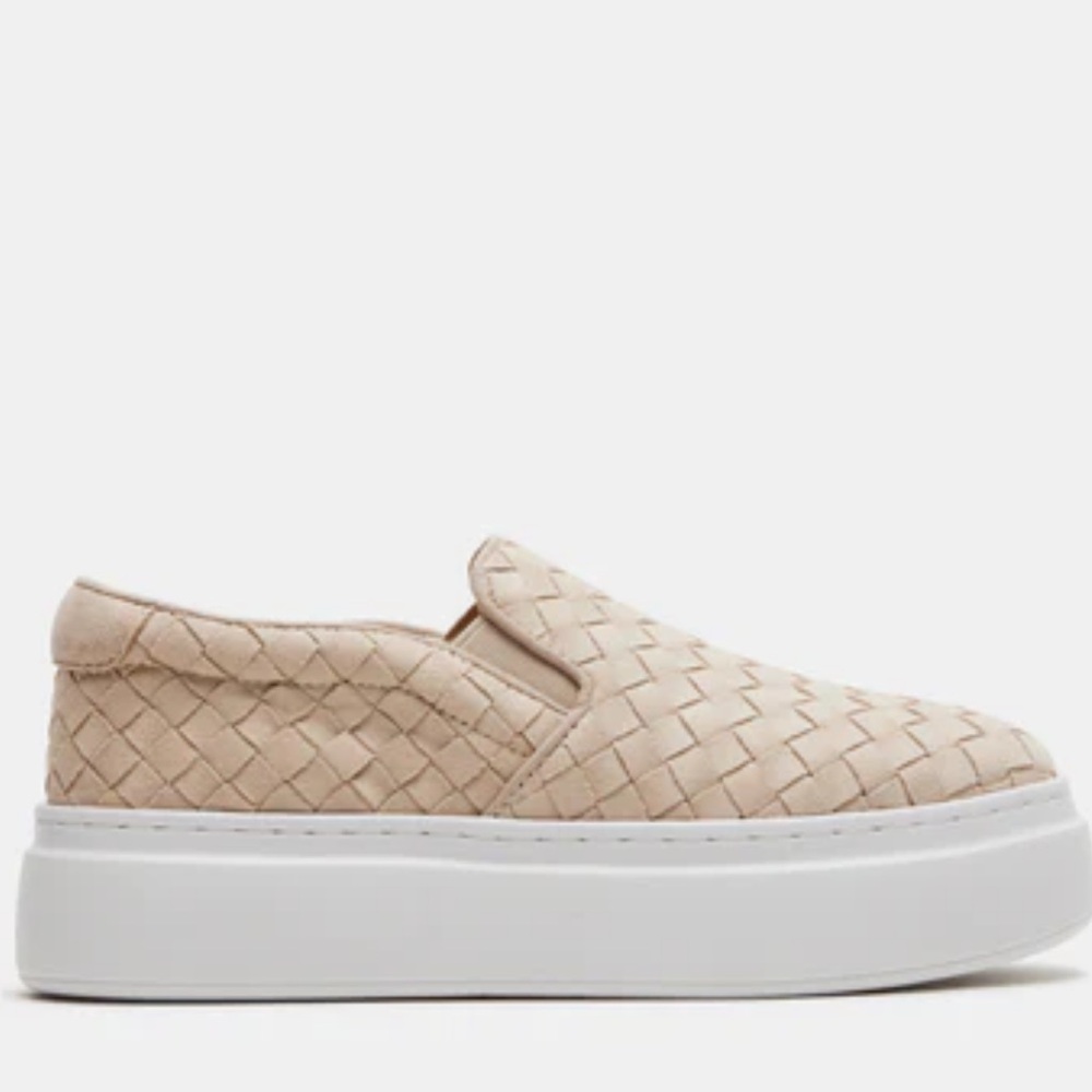 STEVEN MADDEN NIB Booster Slip On Sneakers